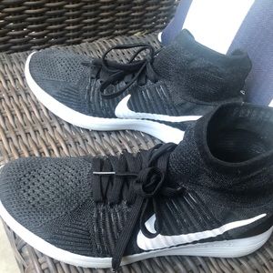 NIKE LUNAREPIC FLYKNIT